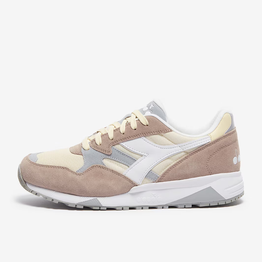 Diadora N902