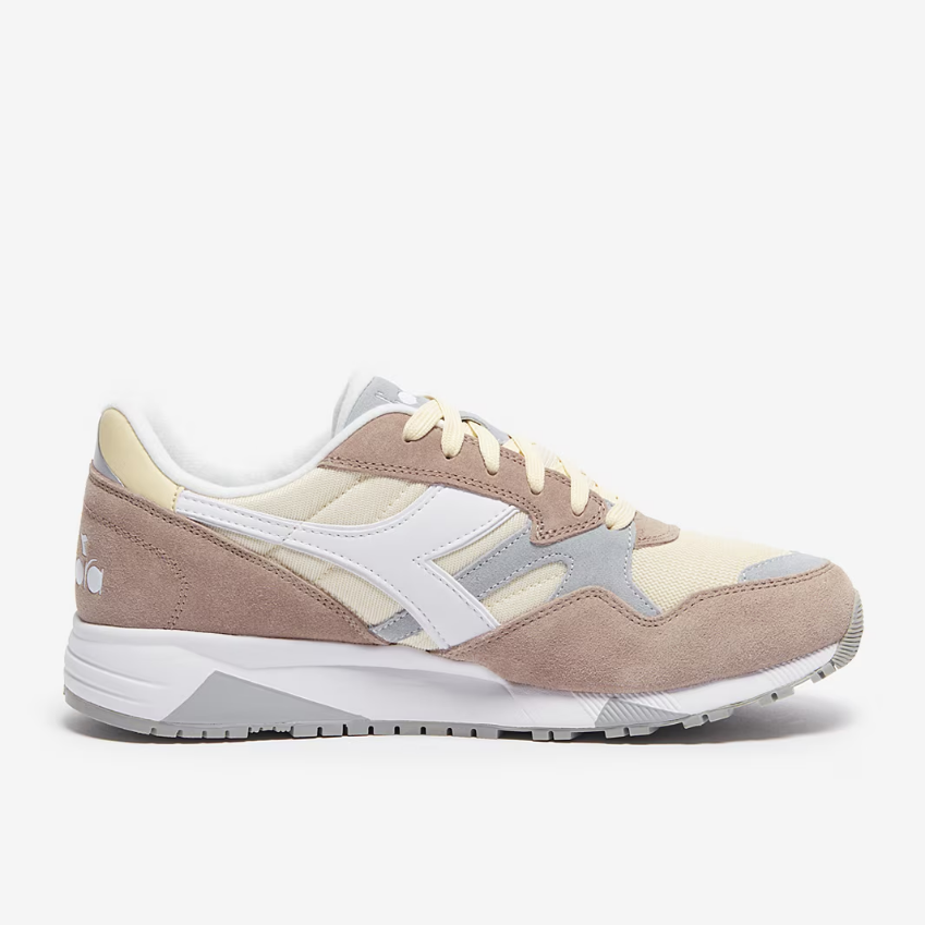 Diadora N902