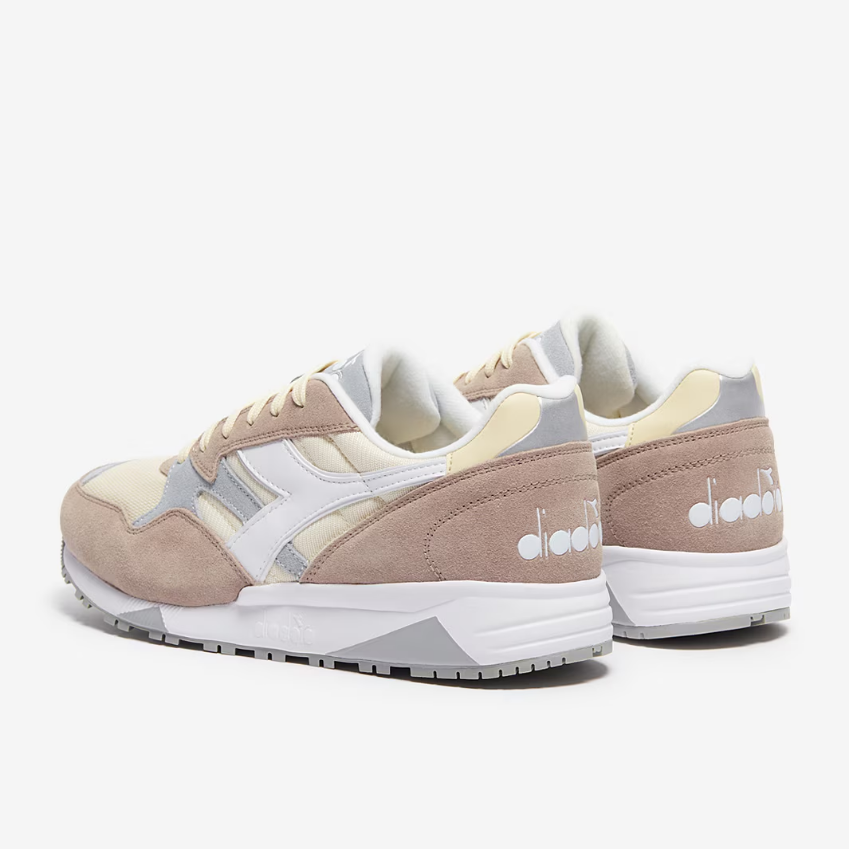 Diadora N902