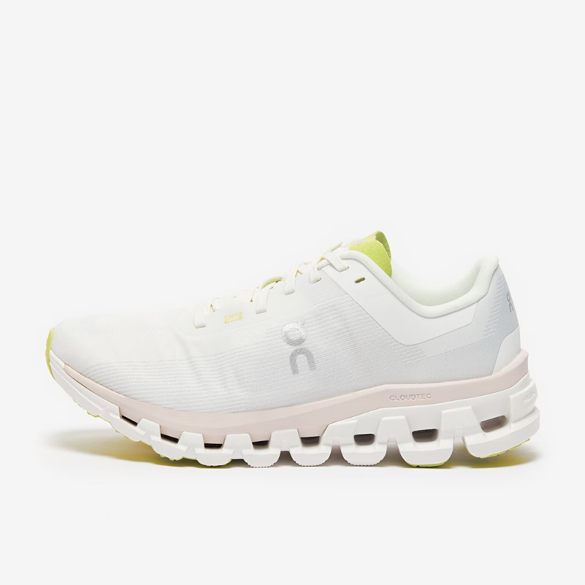 On Womens Cloudflow 4White/Sand