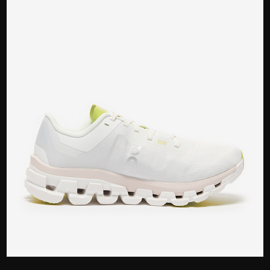 On Womens Cloudflow 4White/Sand