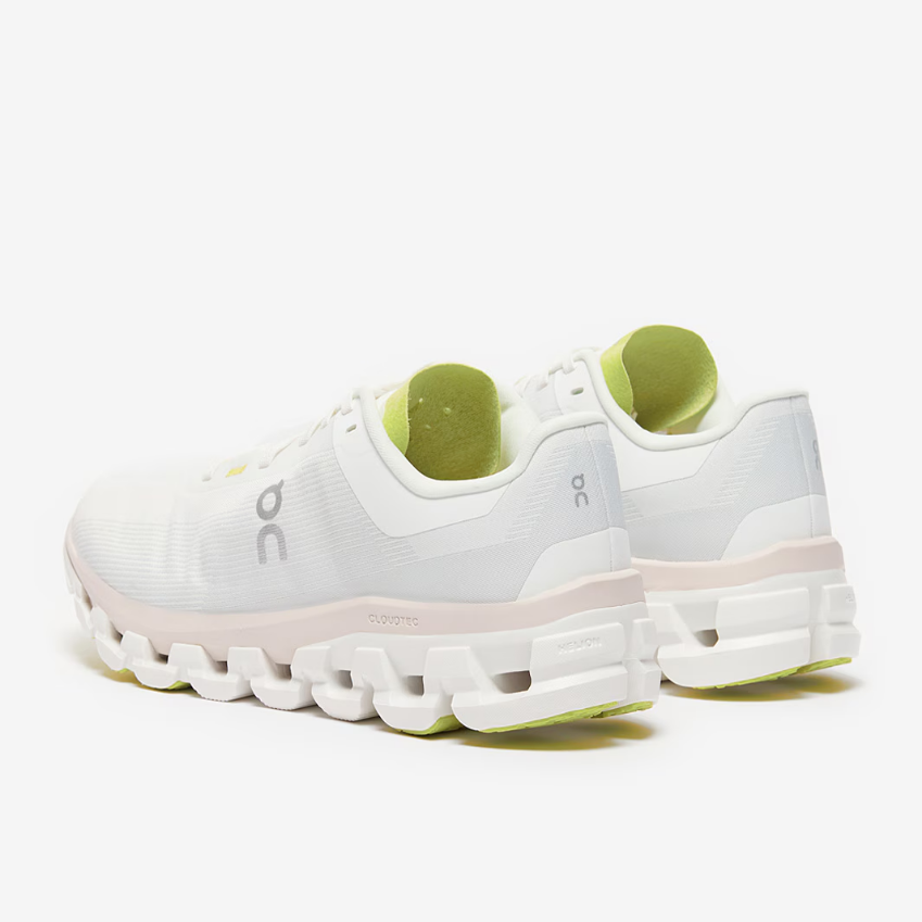 On Womens Cloudflow 4White/Sand
