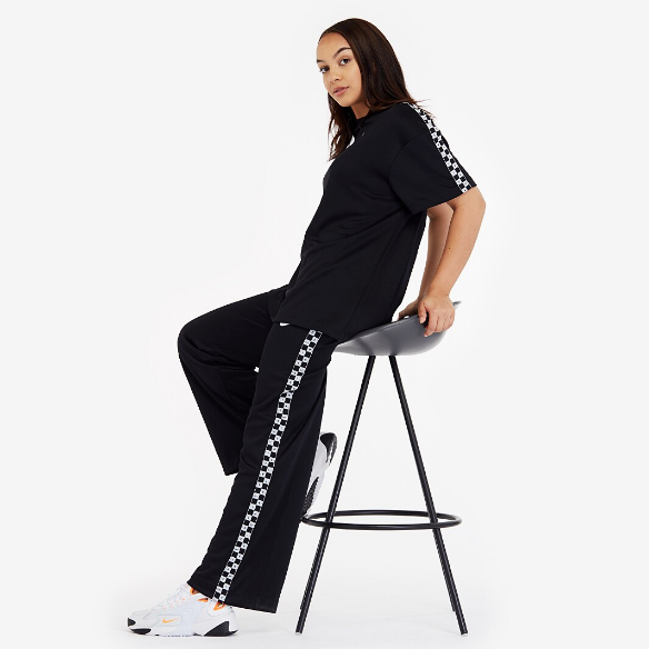 Nike Womens Sportswear Top