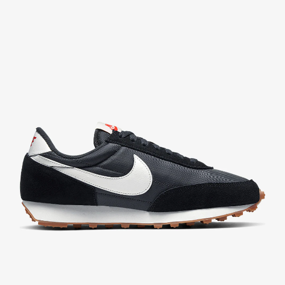 Nike Womens Daybreak