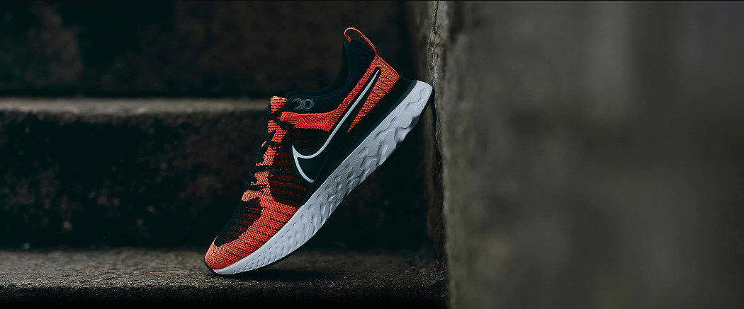 Nike Womens React Infinity Run Flyknit 2