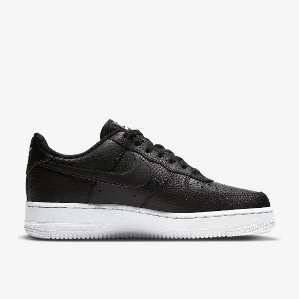 Nike Sportswear Womens Air Force 1 07 Essential