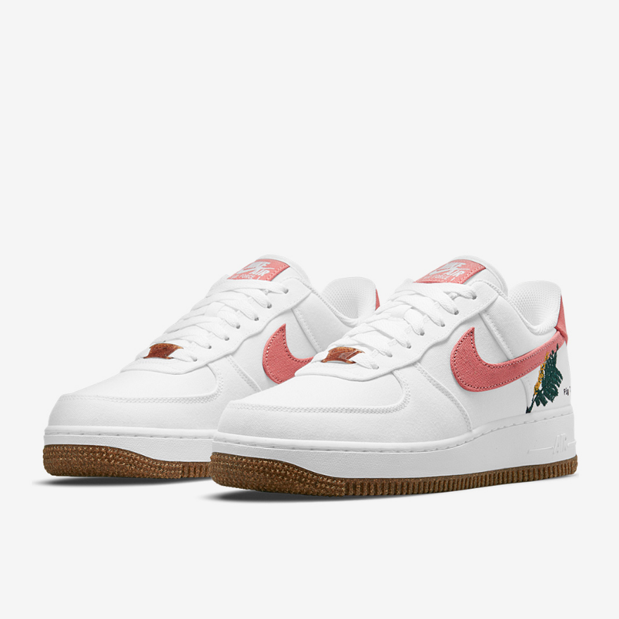 Nike Sportswear Womens Air Force 1 07 SE - White/Light Sienna/White