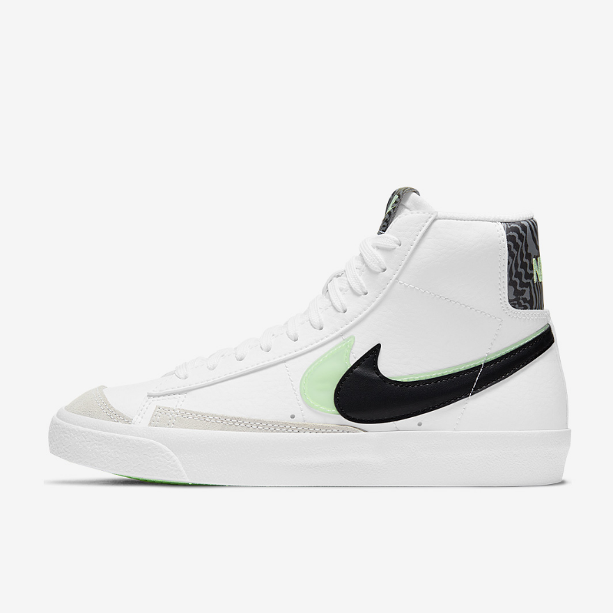 Nike Sportswear Blazer Mid 77 SE Older Kids (GS) - White/Black/Vapor Green/Smoke Grey