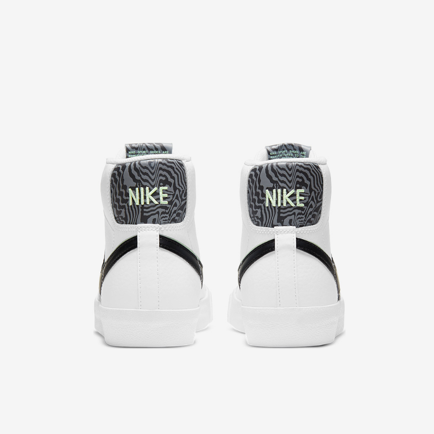 Nike Sportswear Blazer Mid 77 SE Older Kids (GS) - White/Black/Vapor Green/Smoke Grey