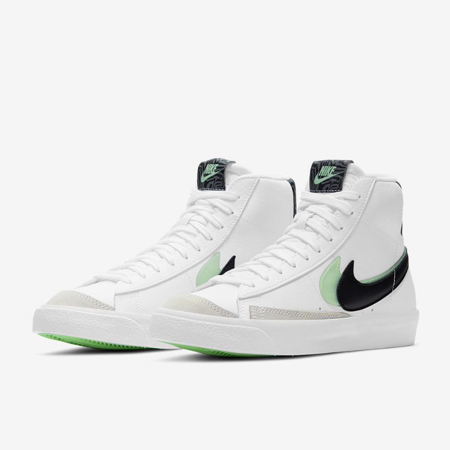 Nike Sportswear Blazer Mid 77 SE Older Kids (GS) - White/Black/Vapor Green/Smoke Grey