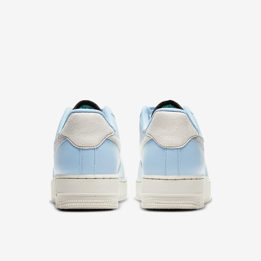 Nike Sportswear Womens Air Force 1 07 SE