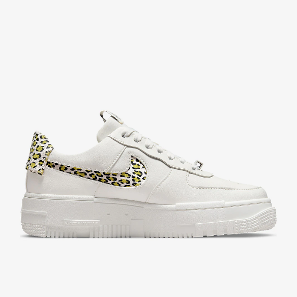 Nike Sportswear Womens Air Force 1 Pixel SE