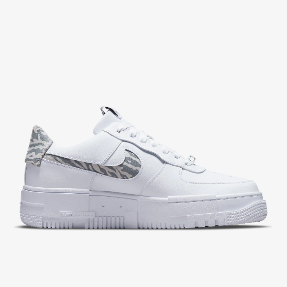 Nike Sportswear Womens Air Force 1 Pixel SE