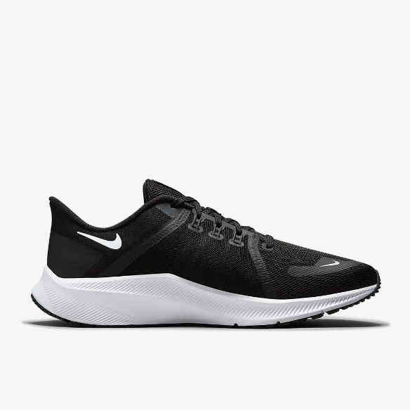 Nike Quest 4Black/White-Dk Smoke Grey