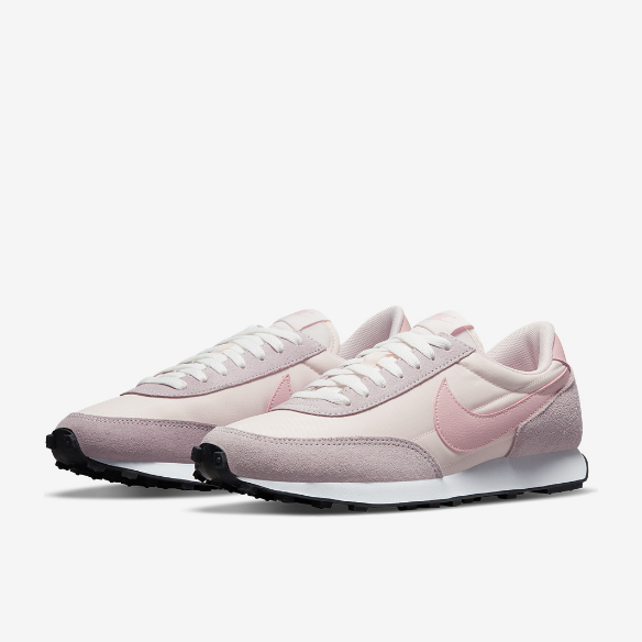 Nike Sportswear Womens Daybreak