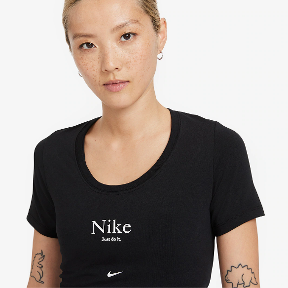 Nike Sportswear Essential Womens Short Sleeve Crop Top