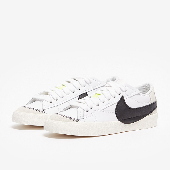 Nike Sportswear Womens Blazer Low 77 Jumbo