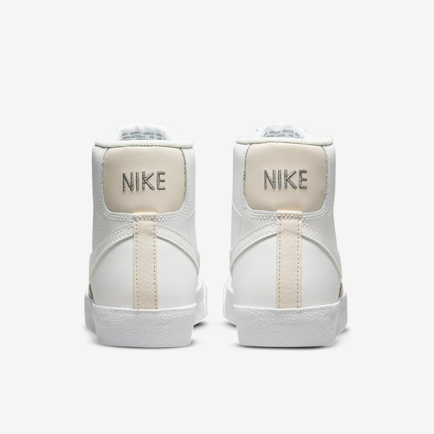 Nike Sportswear Blazer Mid 77 Older Kids (GS) - Summit White/Clear-Lt Orewood Brown-White