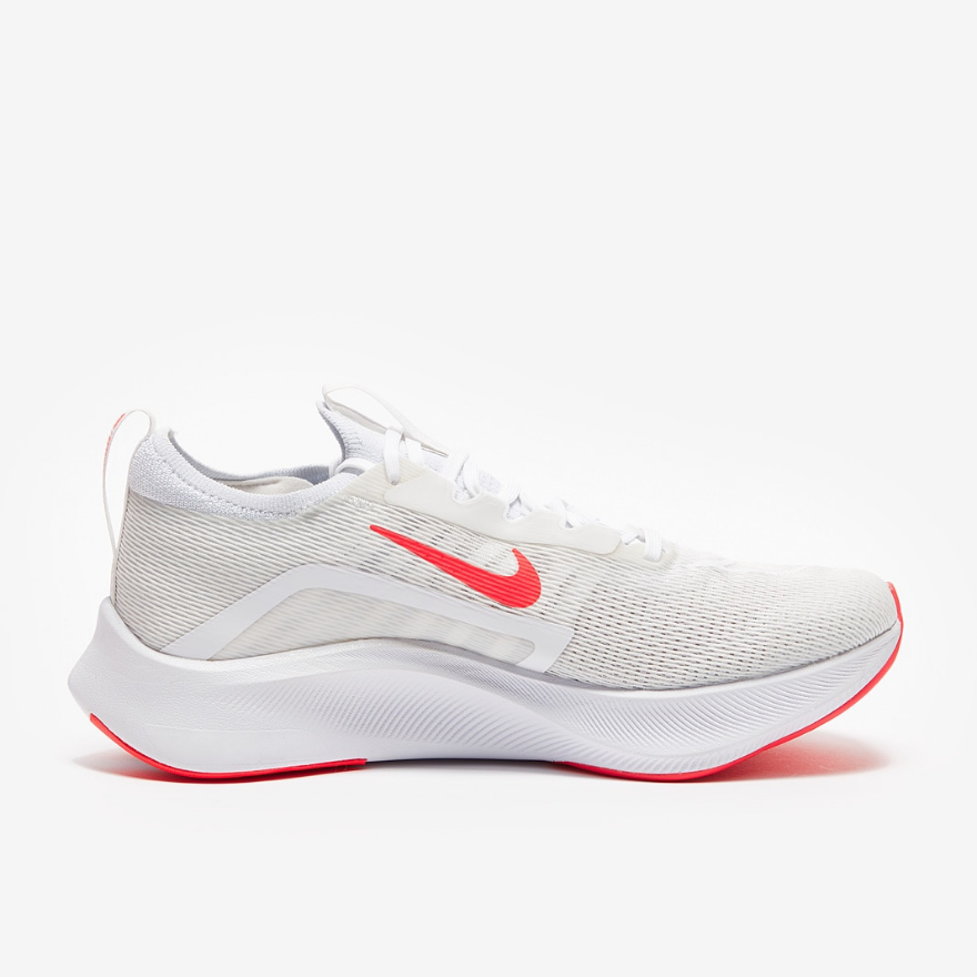 Nike Zoom Fly 4