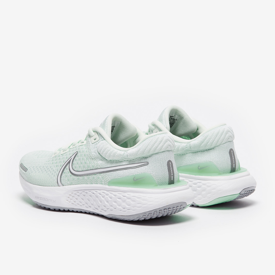 Nike Womens ZoomX Invincible Run Flyknit 2