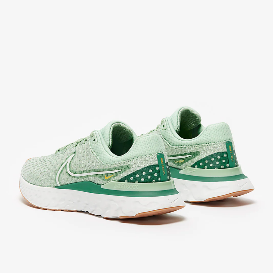 Nike Womens React Infinity Run Flyknit 3