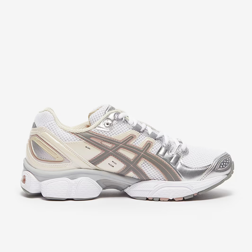 ASICS SportStyle Womens GEL-Nimbus 9White/Oatmeal