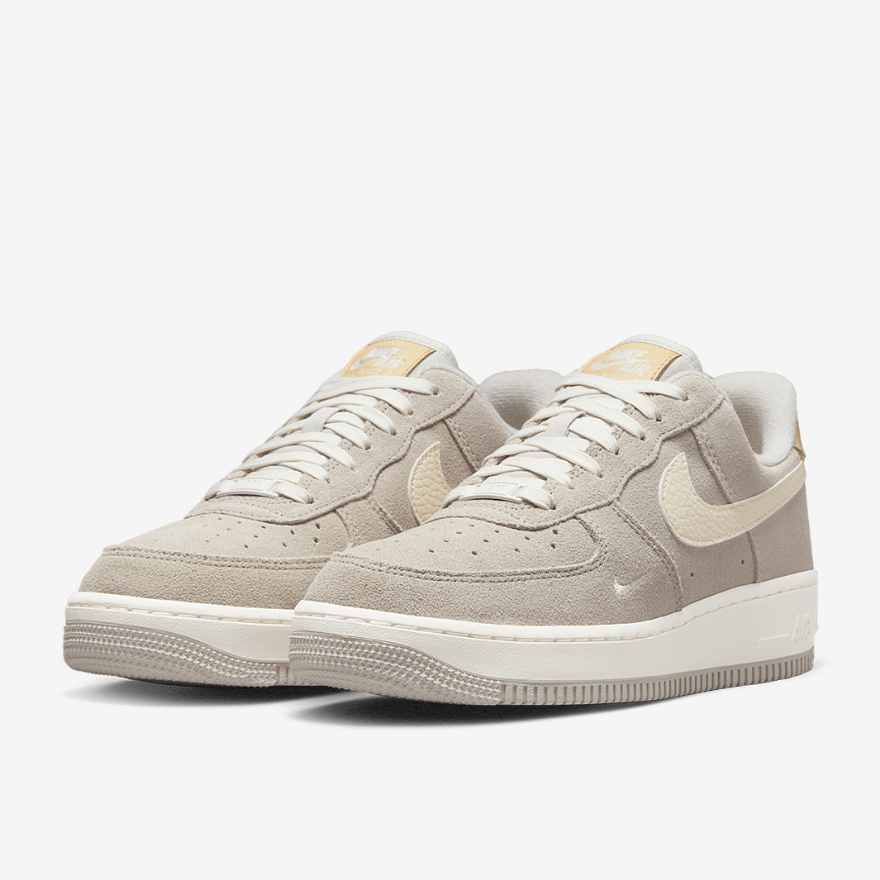 Nike Sportswear Womens Air Force 1 07 - Light Bone/Coconut Milk/Sesame Sail