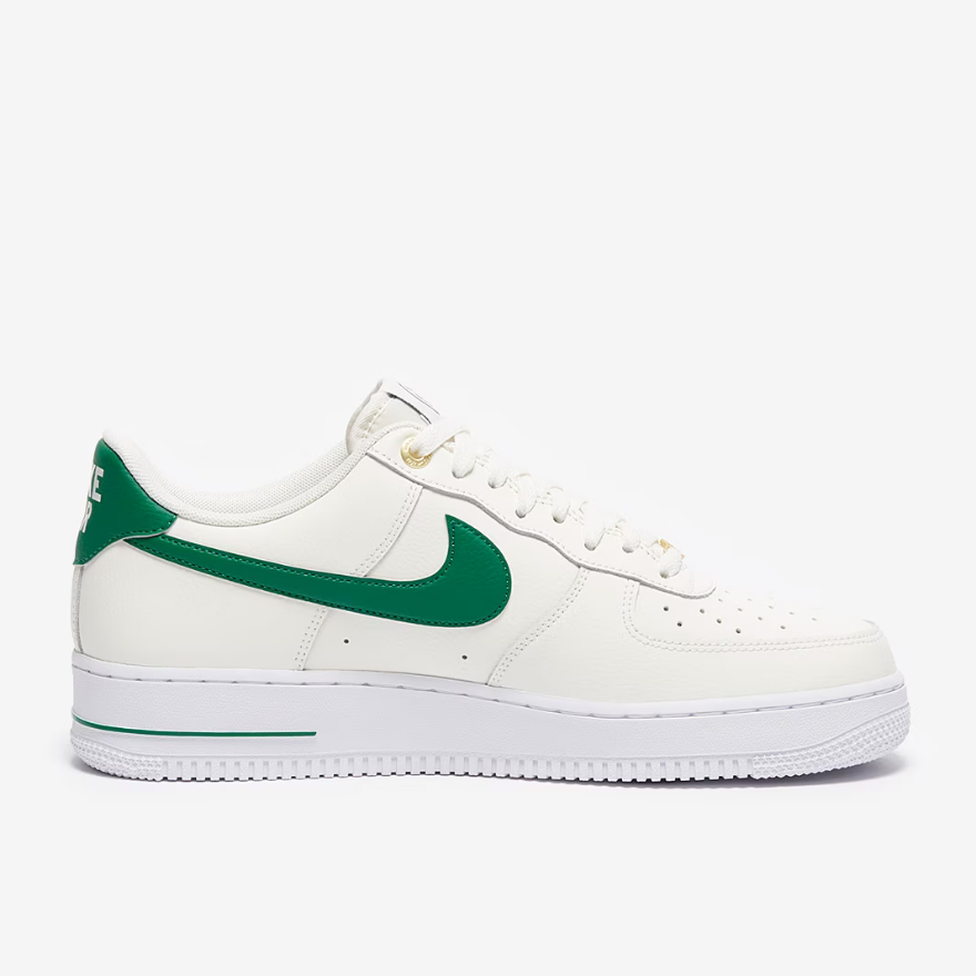 Nike Sportswear Air Force 1 07 LV8Sail/Malachite/White/Metallic Gold