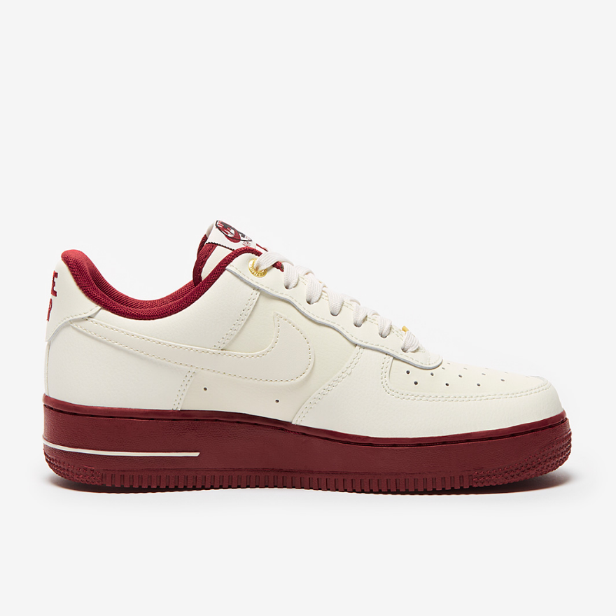 Nike Sportswear Womens Air Force 1 07 SE