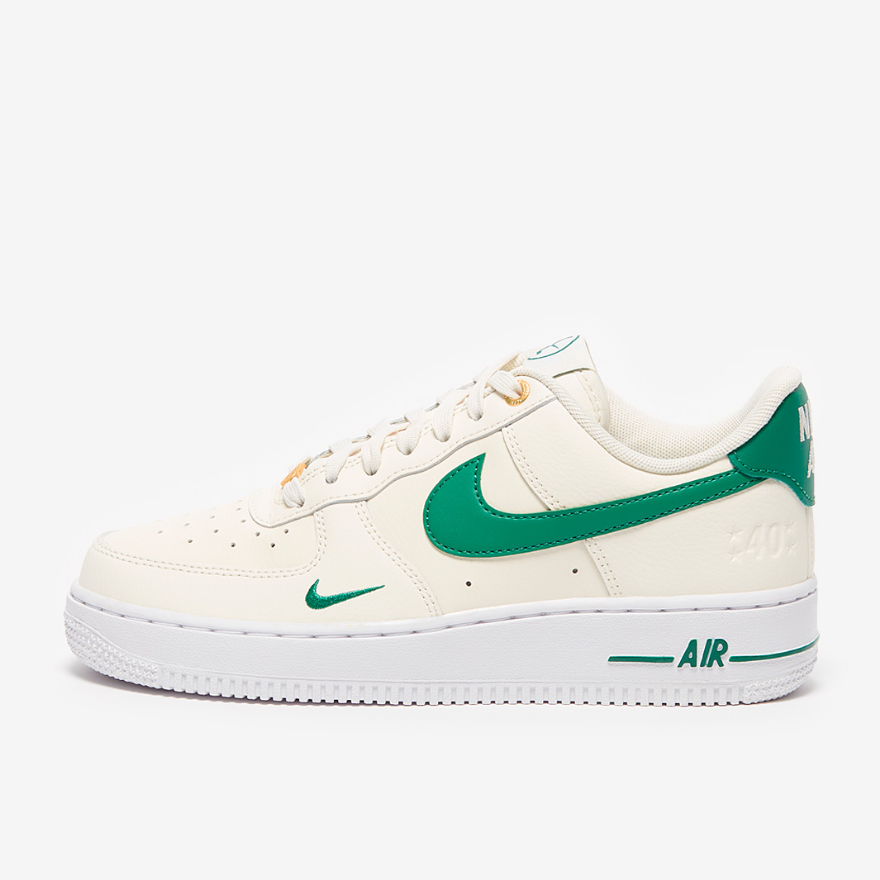 Nike Sportswear Womens Air Force 1 07 SE