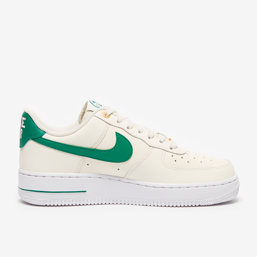 Nike Sportswear Womens Air Force 1 07 SE