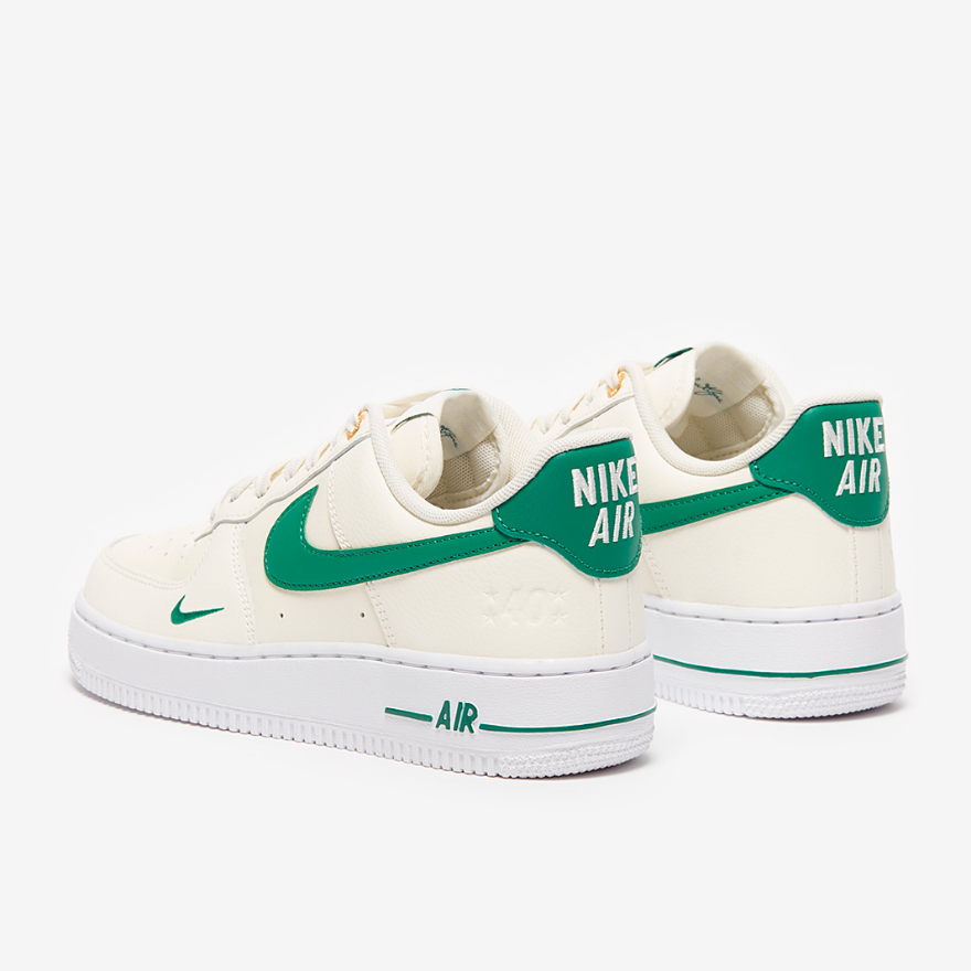 Nike Sportswear Womens Air Force 1 07 SE