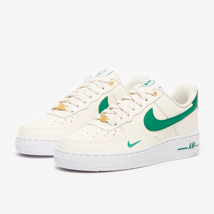 Nike Sportswear Womens Air Force 1 07 SE