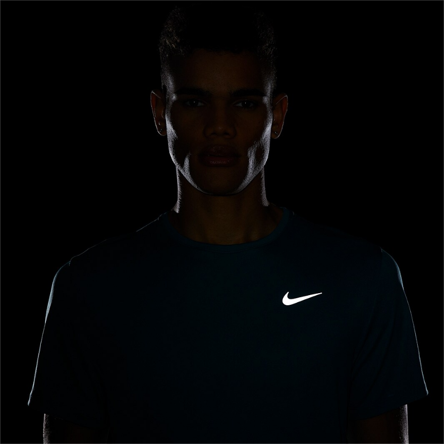 Nike Dri-FIT UV Miler T-Shirt