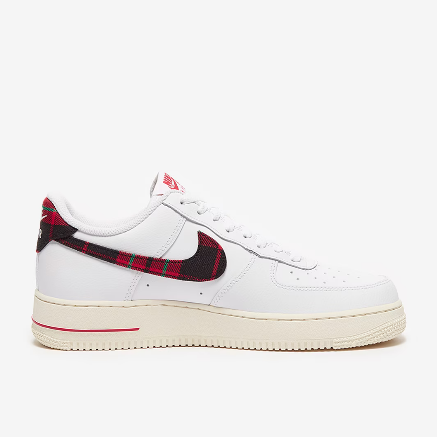 Nike Sportswear Air Force 1 07 LV8 - White/University Red/Stadium Green