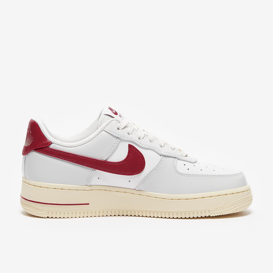 Nike Sportswear Womens Air Force 1 07 SE - Photon Dust/Team Red/Summit White/Muslin