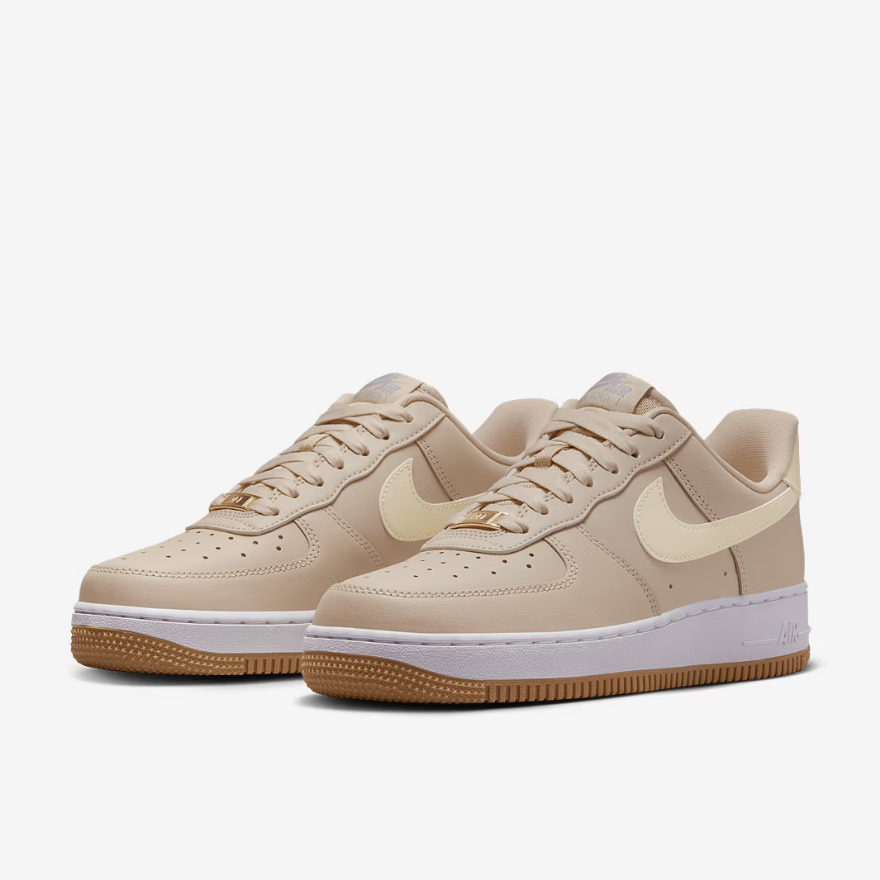 Nike Sportswear Womens Air Force 1 07Sanddrift/Coconut Milk/White/Wolf Grey