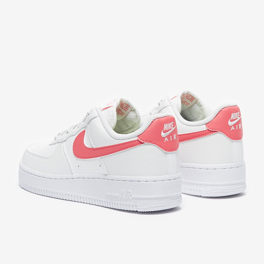 Nike Sportswear Womens Air Force 1 07 SE