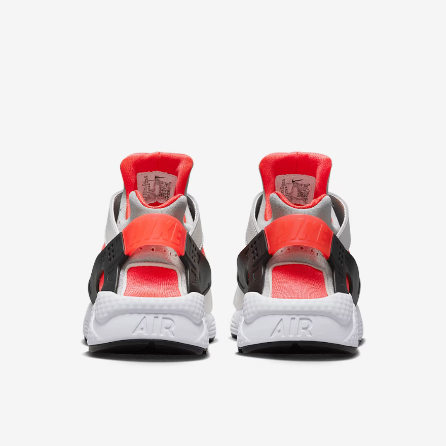Nike Sportswear Air HuaracheWhite/Metallic Silver/Infrared 23/Black