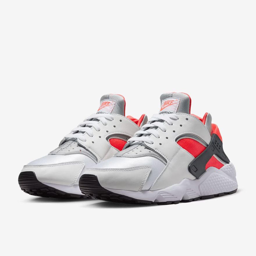 Nike Sportswear Air HuaracheWhite/Metallic Silver/Infrared 23/Black