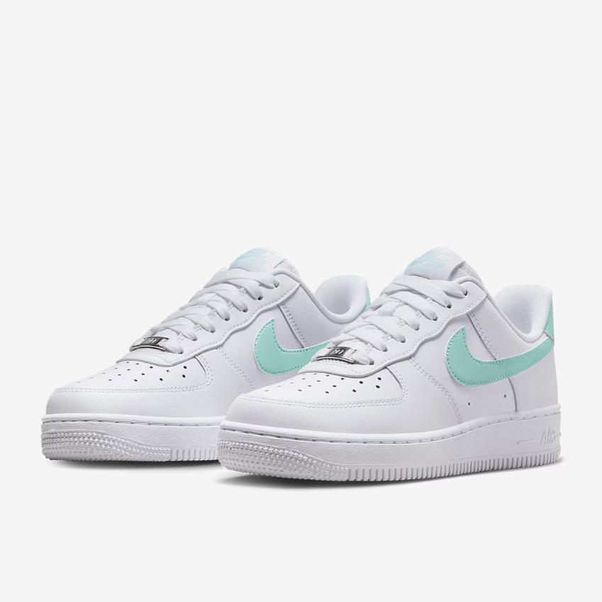 Nike Sportswear Womens Air Force 1 07White/Jade Ice