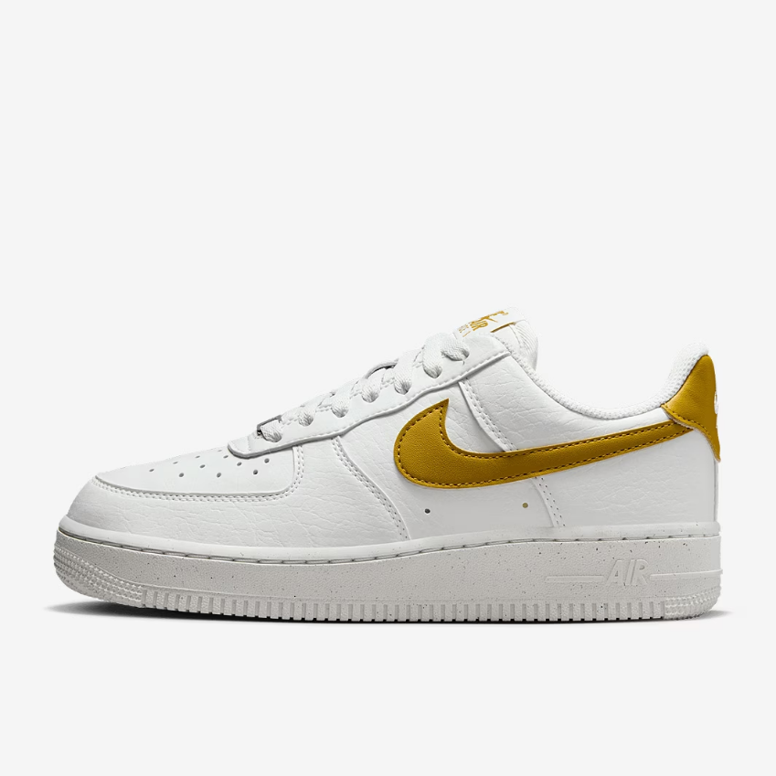 Nike Sportswear Womens Air Force 1 07 SE