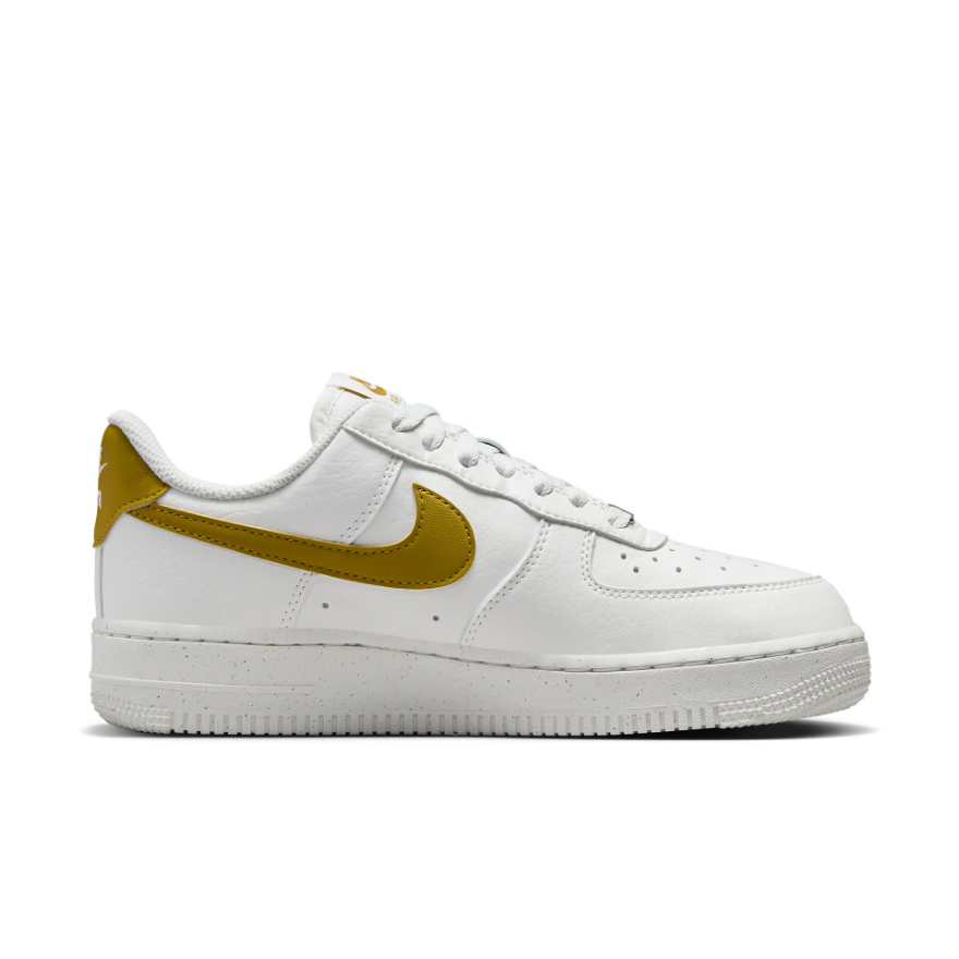 Nike Sportswear Womens Air Force 1 07 SE