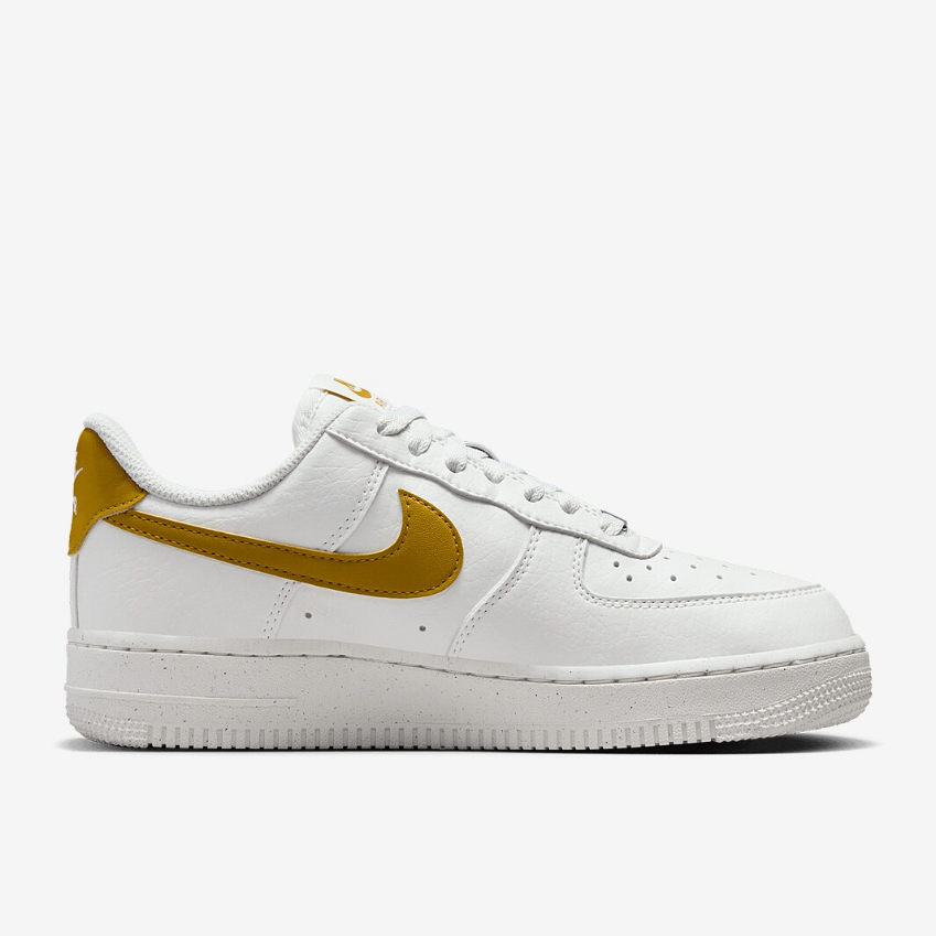 Nike Sportswear Womens Air Force 1 07 SE