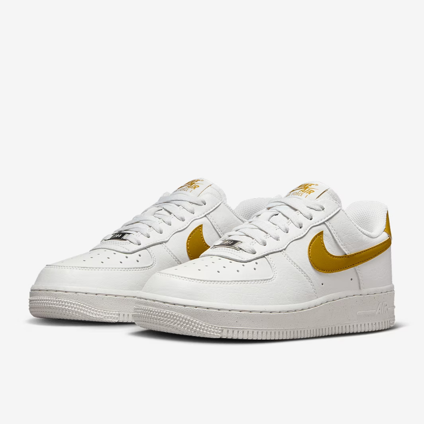 Nike Sportswear Womens Air Force 1 07 SE