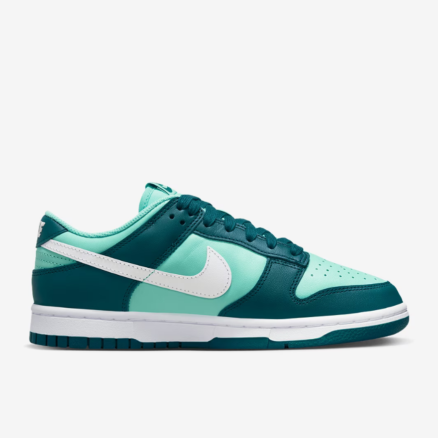 Nike Sportswear Womens Dunk Low