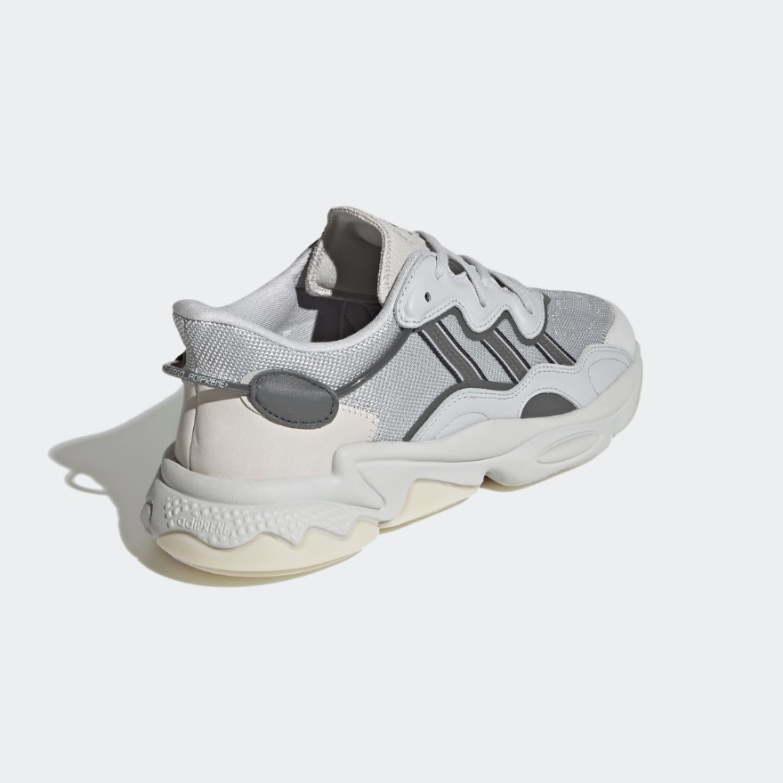 adidas Originals OZWEEGO - Light Solid Grey/Grey Four/Grey Six